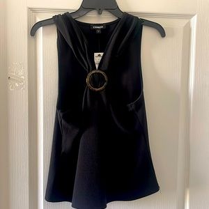 New express top with tortoise shell ring in front